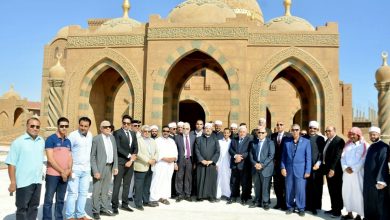صورة إفتتاح مسجد الرحمة بحضور وزير الأوقاف و محافظ جنوب سيناء ونخبة من رجال الإعمال و شيوخ القبائل وأهالي طور سيناء.